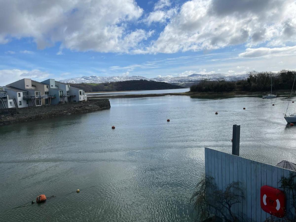 Portmadog, Oakley Wharf Apartment Porthmadog Exterior photo